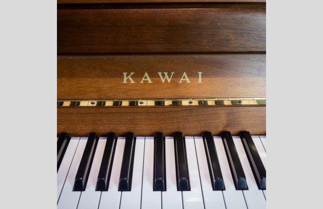 Used Kawai Satin Oak CX4 Upright Piano - All Inclusive Premium Package (SN:M1477442) - Image 7
